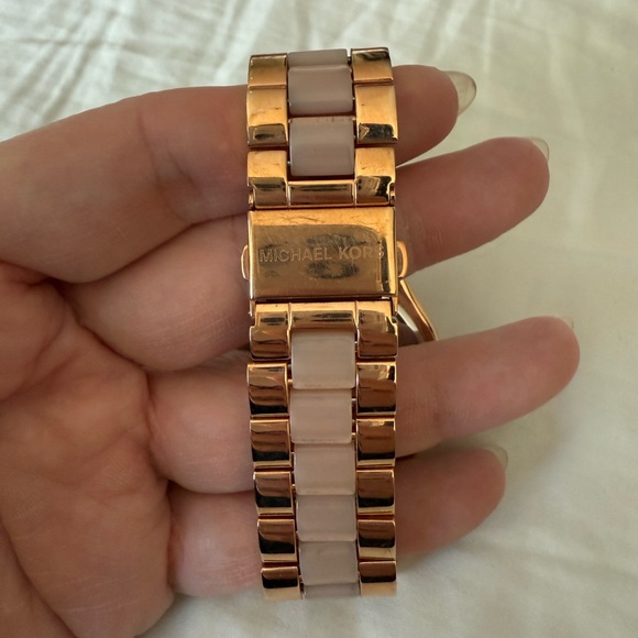 Rose Gold Crystal Michael Kors watch - Picture 3 of 4